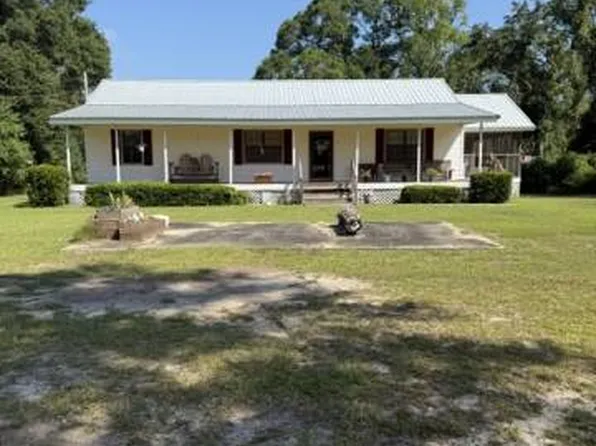 121 Creek Bank Rd, Wagarville, AL 36585