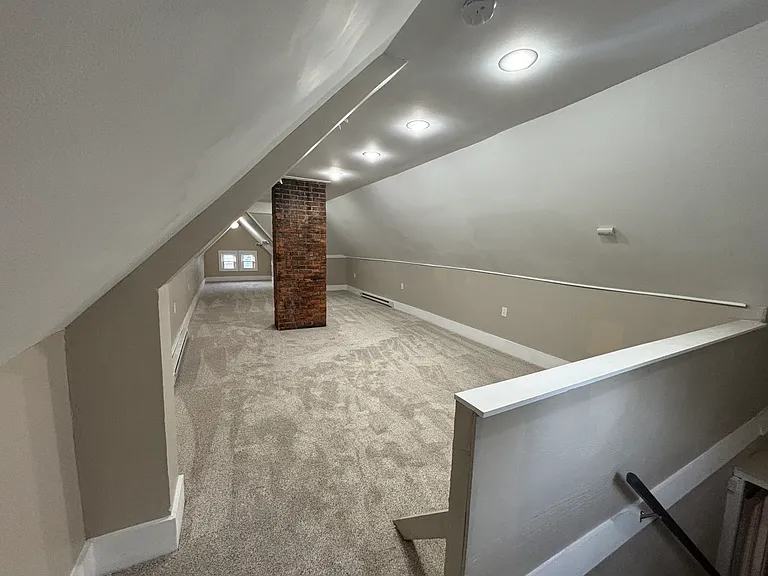 2303 Althen Ave #UP — Photo 6