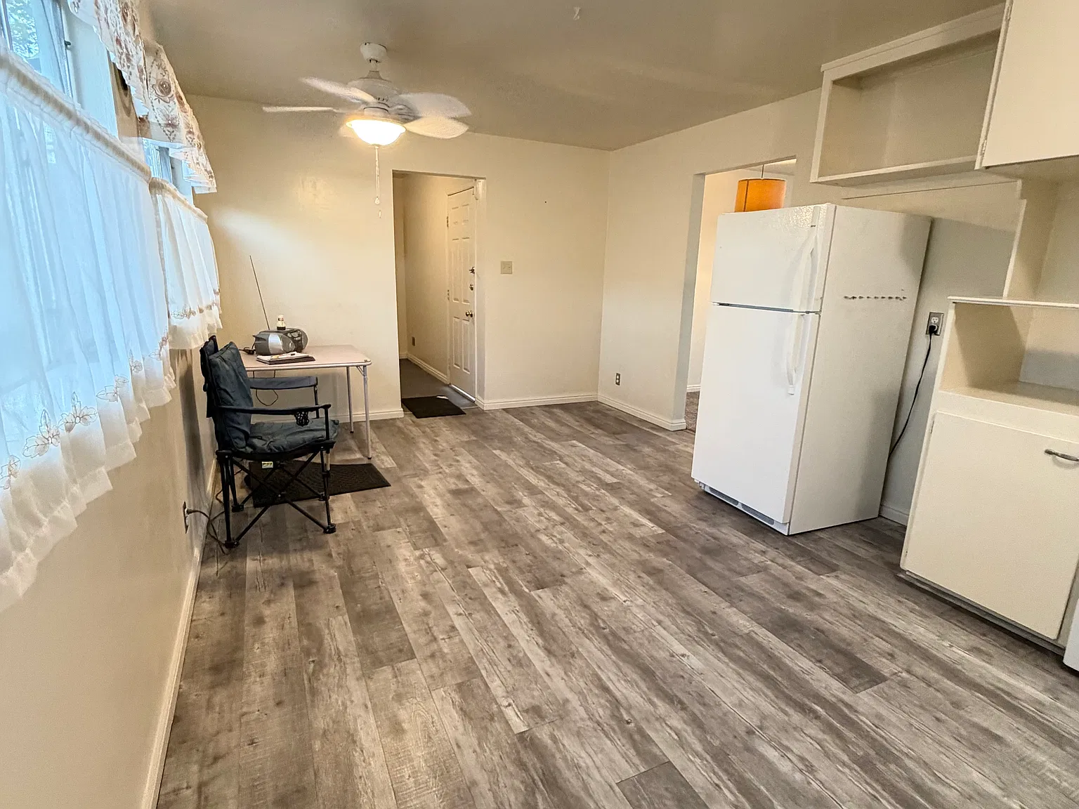 3 bed, 1200 sqft, $1,800 — Photo 4