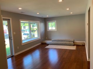 1418 Birchwood Dr, Oxon Hill, MD 20745