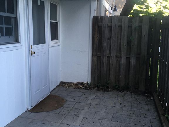 Private entrance and outdoor space (Unit #6)