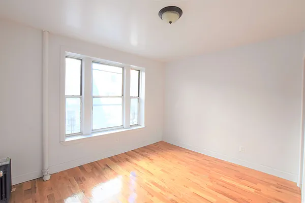 Rented by Clove Realty LLC | media 3