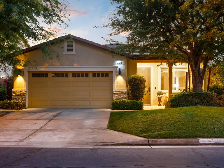 48737 Anastacia Ct — Photo 17