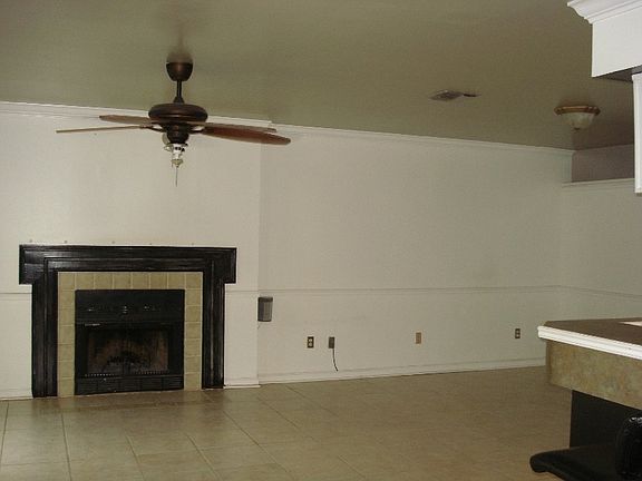 2nd image of 302 Triple Crown Cir