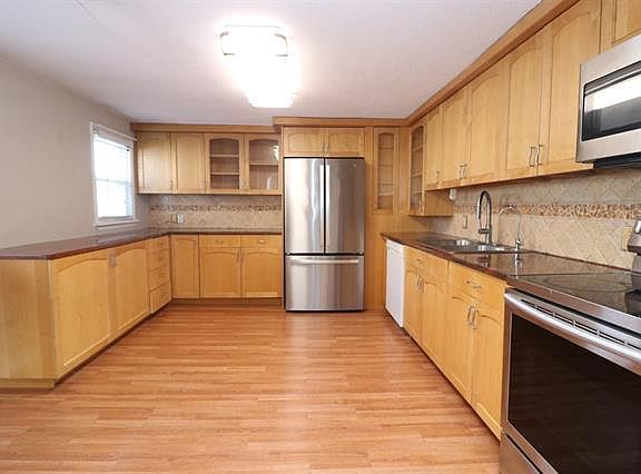 4th image of 9208 Winchester Ave #1