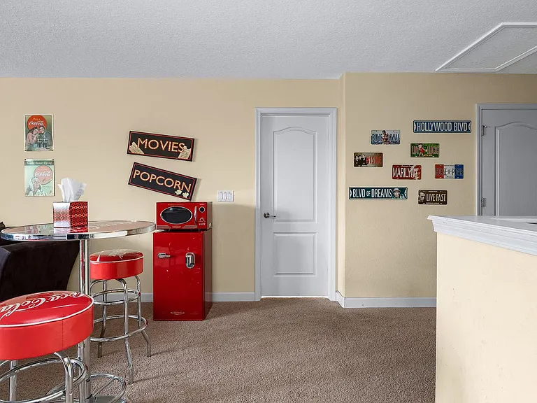 Building's Lounge