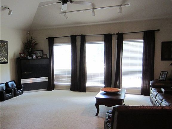 2nd image of 126 Heritage Dr