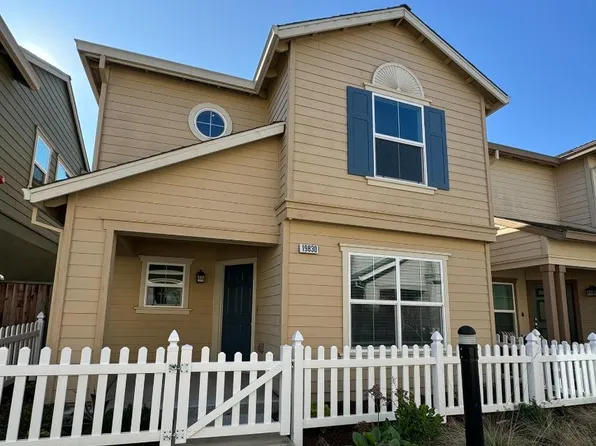 19830 Gabilan View Dr, Salinas, CA 93906