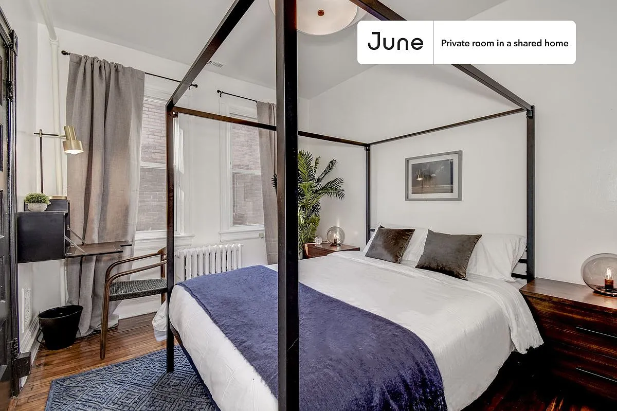 Queen bedroom in 3 bed/2 bath home in Capitol Hill #179 2B — Photo 1
