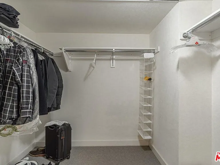 13700 Marina Pointe Dr #1431 — Photo 25