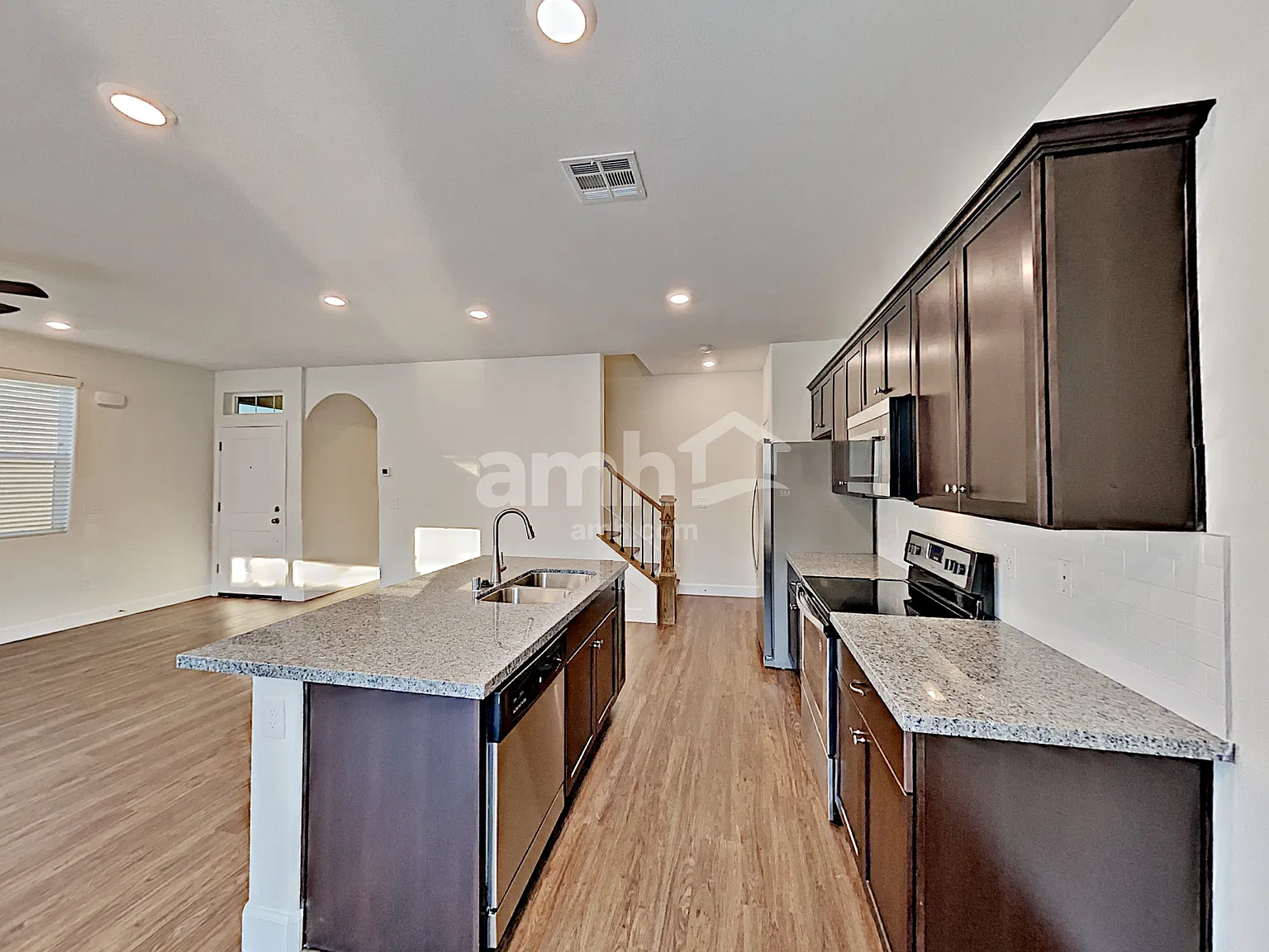 4 bed, 3.0 bath, 2213 sqft, $2,605 — Photo 3