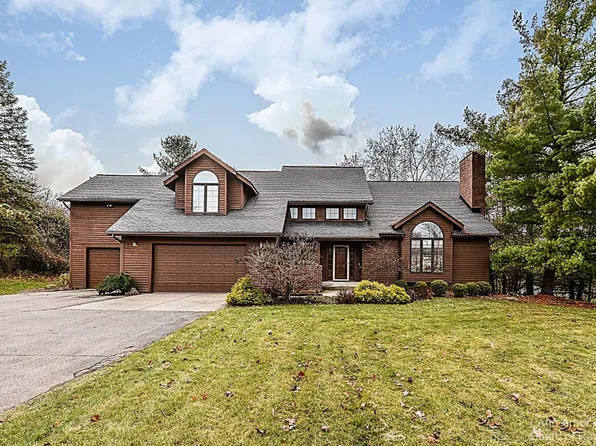 3737 Bradford Square Dr, Ann Arbor, MI 48103