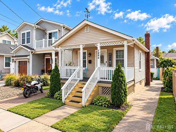 3rd image of 1806 Fernwood Rd