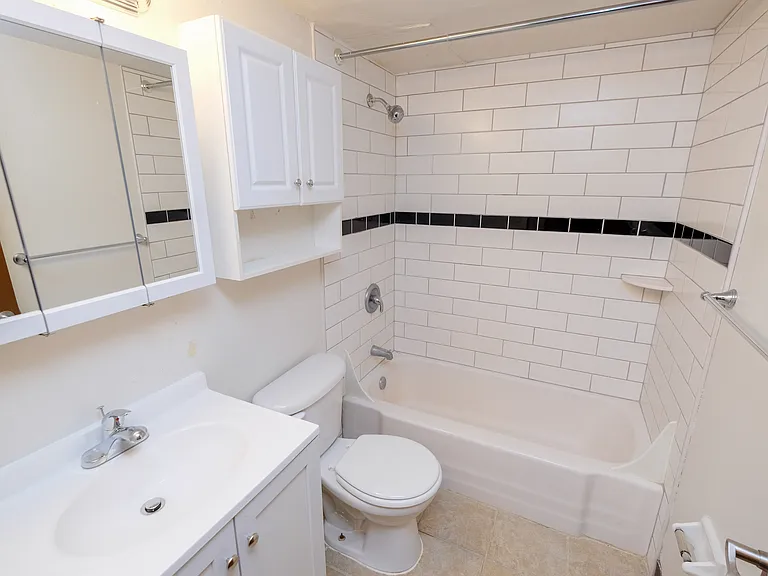 Trentwood Apartments — Photo 38