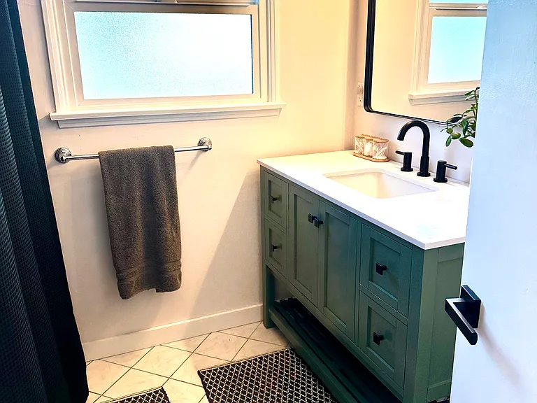 13505 Wilkie Ave — Photo 9