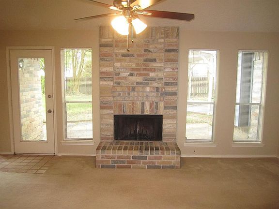 3rd image of 22007 Glenburn Manor Ln