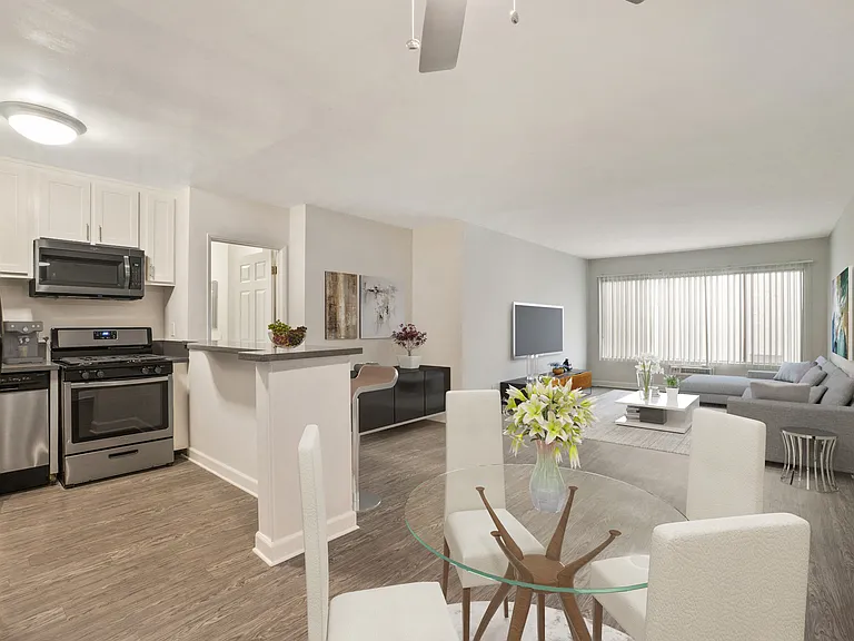 Yarmouth Apartments — Photo 30