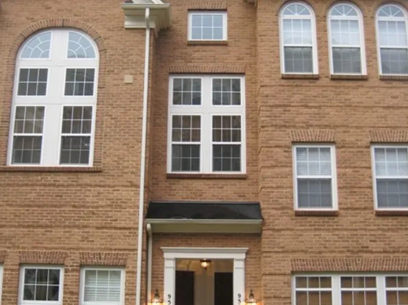 9569 Walker Way, Manassas Park, VA 20111