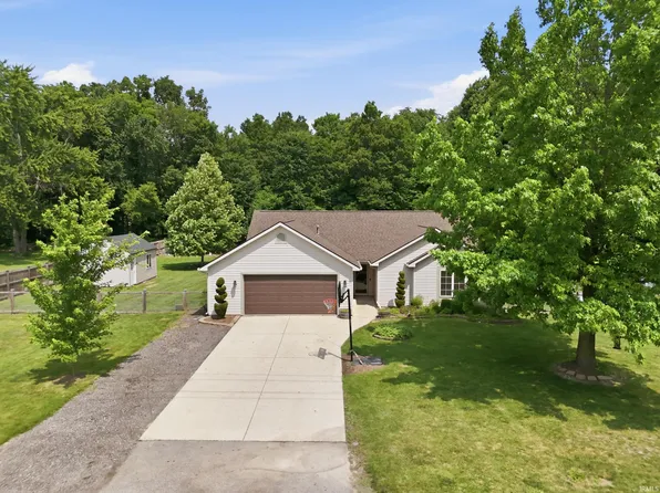 2216 W Shoaff Rd, Huntertown, IN 46748