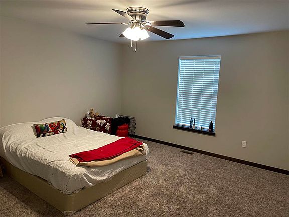 4th image of 1341 Redbud Ave