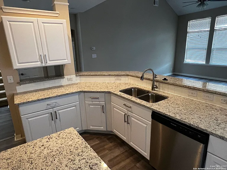 6035 Hart Fld — Photo 11