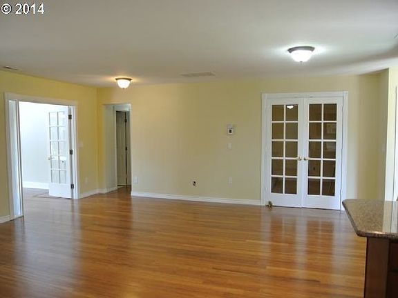2nd image of 19118 NE 65th St