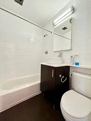 Rented by Zjama Realty Corp | media 13