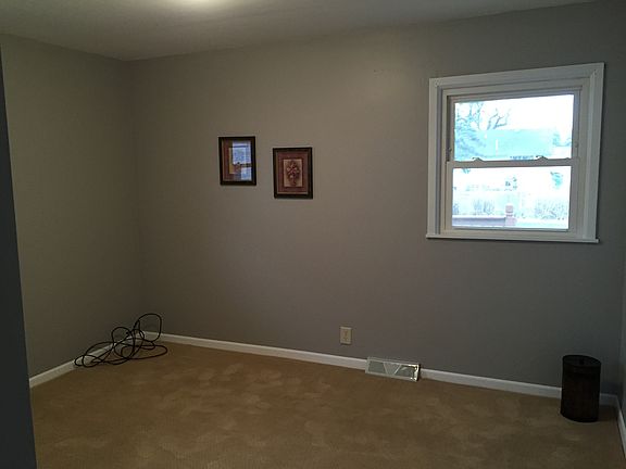 3rd image of 3092 Yorkshire Dr