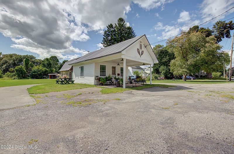 3rd image of 2 S East Avenue