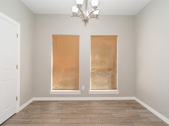 4th image of 1721 Ash Crescent St