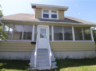 298 Vauxhall St, New London, CT 06320