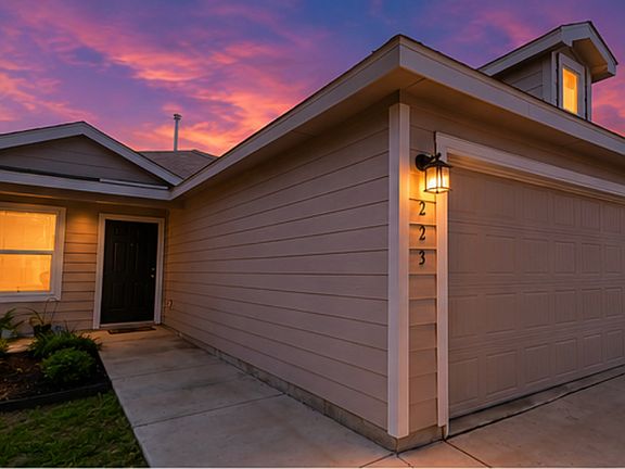 2nd image of 223 PRESIDIO PL