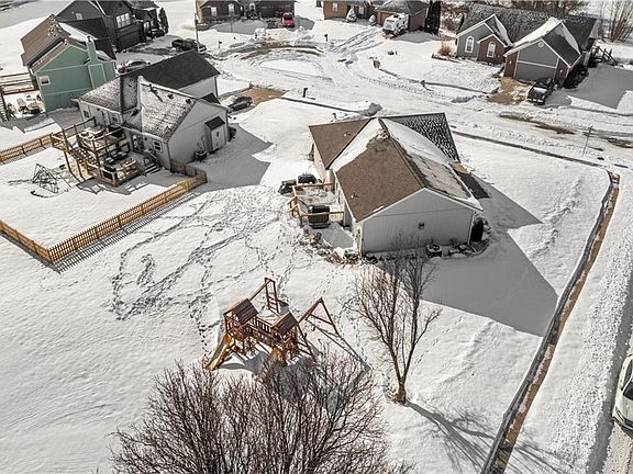 5th image of 1808 Holt Ct