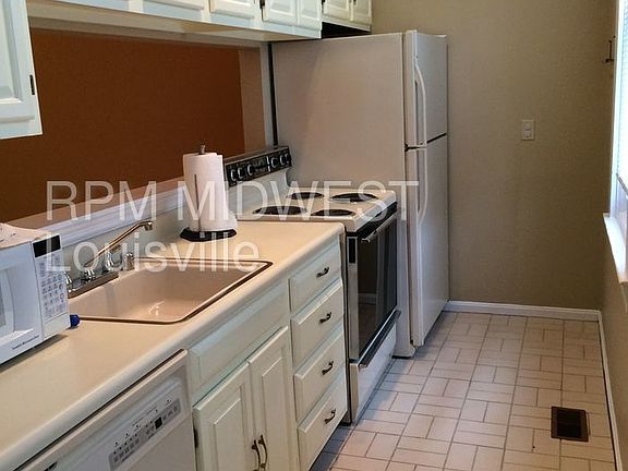 2nd image of 1106 St Paul Pl