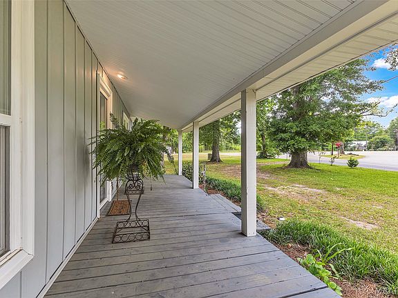 2nd image of 1939 Fitzpatrick Rd