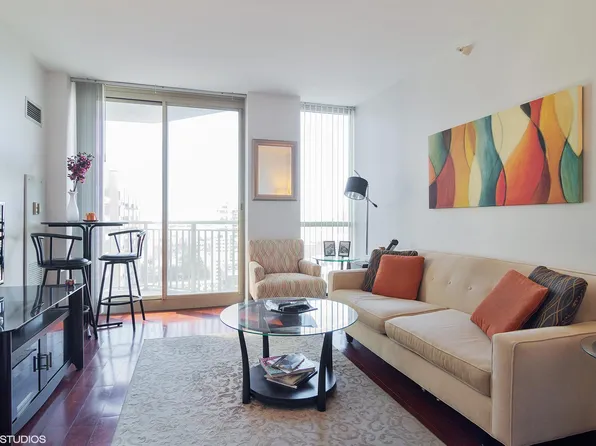 645 N Kingsbury St, Chicago, IL