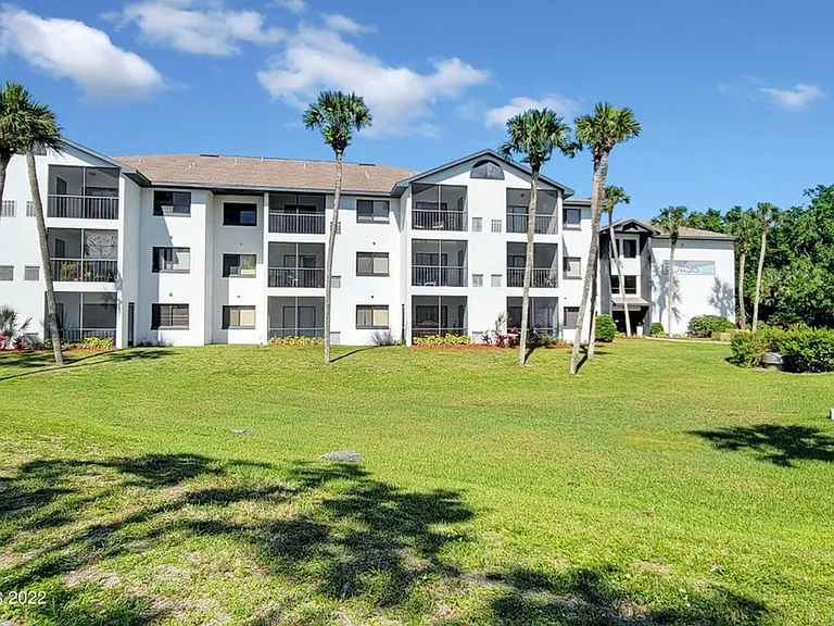 Oasis - 3165 South St. — Photo 30