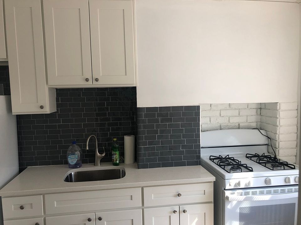 1st image of 34 Hausman St Floor 2