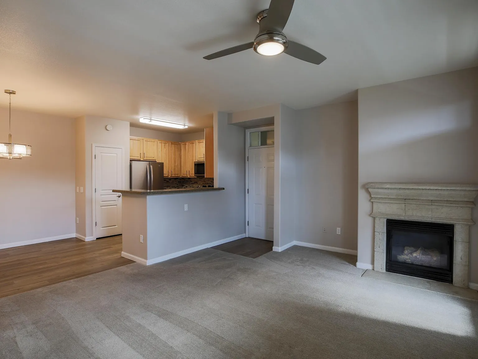 10301 W Girton Dr — Photo 3
