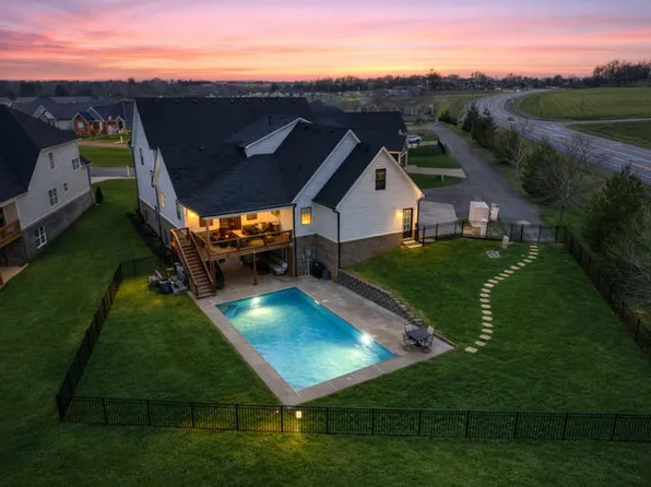 179 Village Park Dr, Georgetown, KY 40324