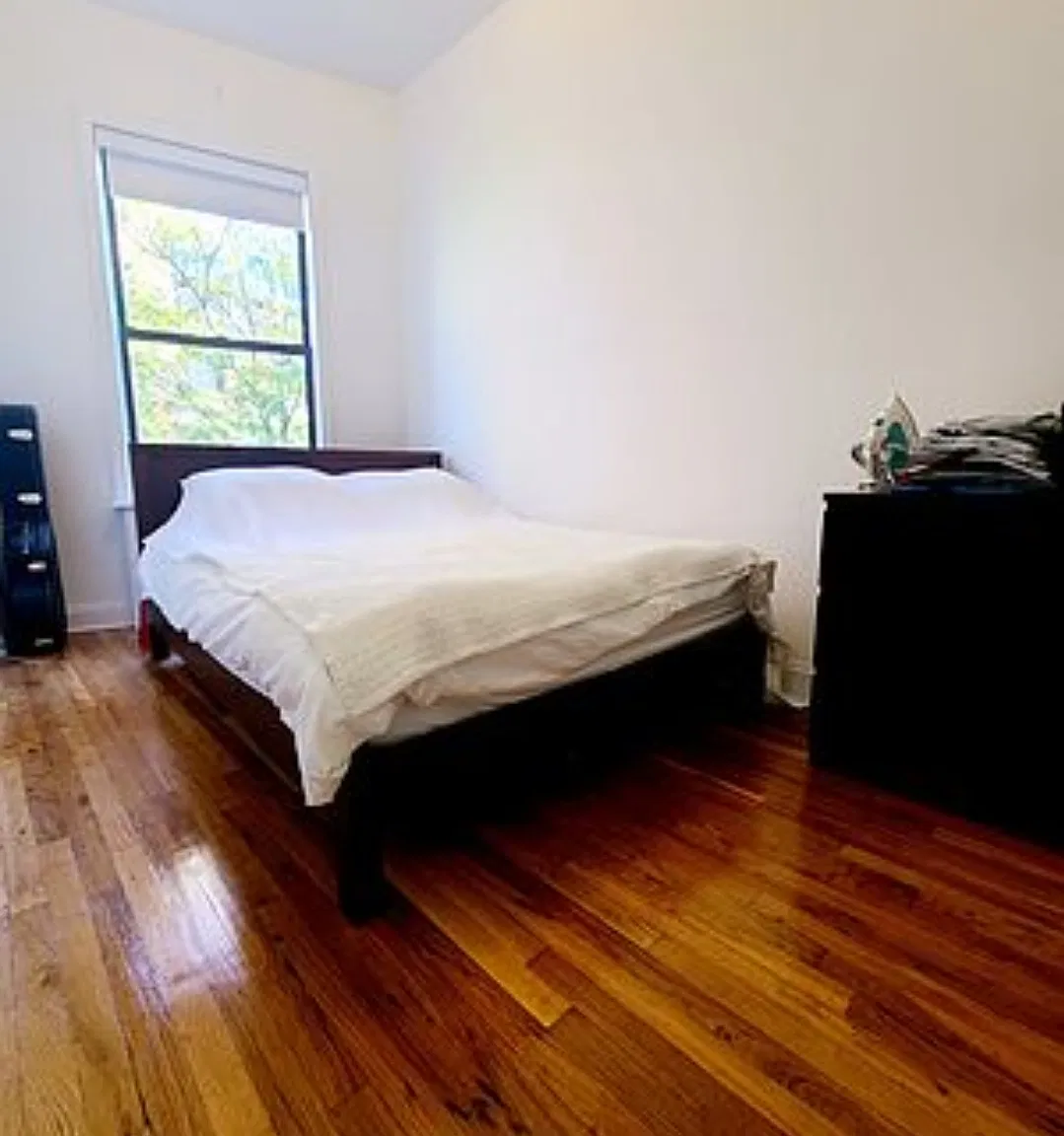 156 West 74th Street — Photo 2
