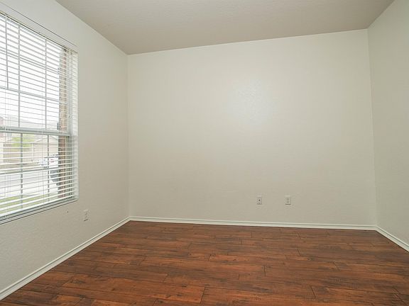 2nd image of 8947 Oakwood Park