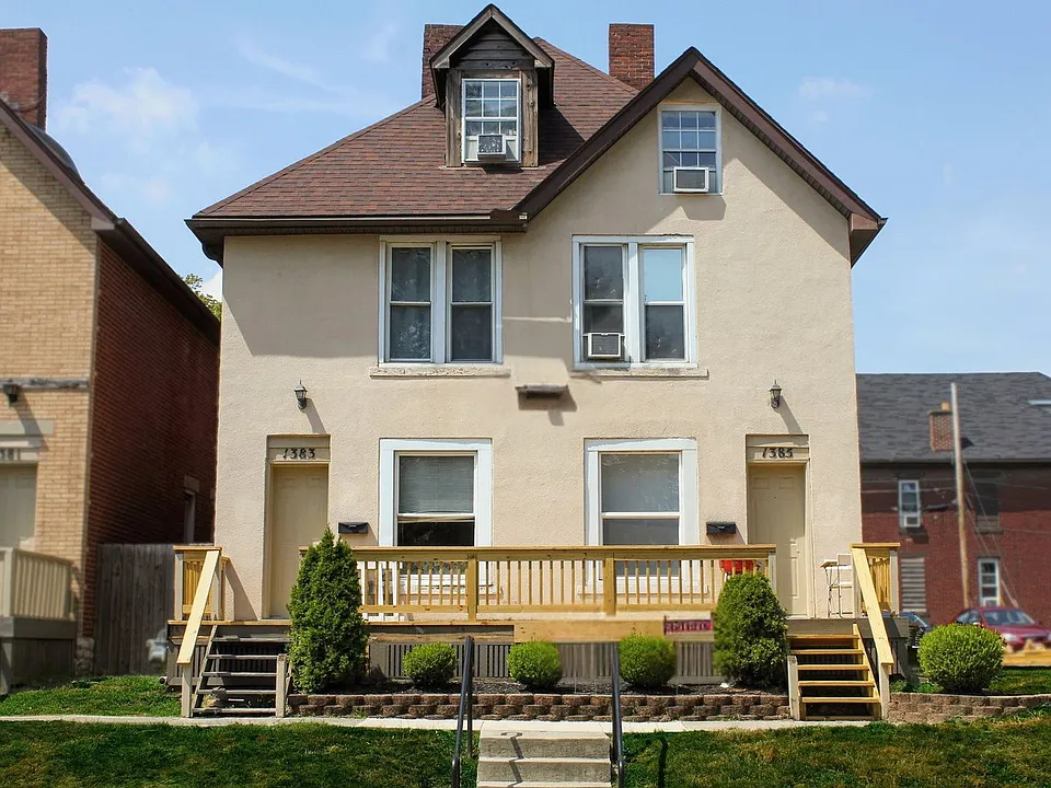 1385 Indianola Ave