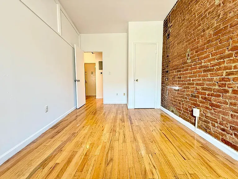 2117 3rd Ave #2F — Photo 6