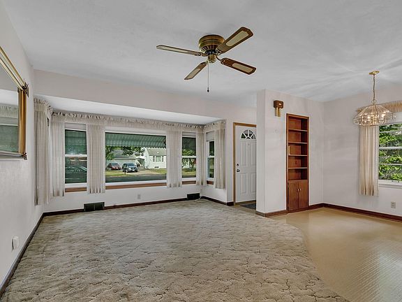 2nd image of 1606 10th Ave S