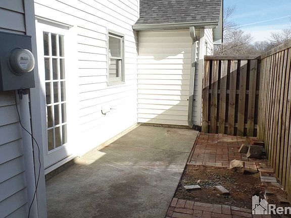 2nd image of 610 Summer Woods Dr