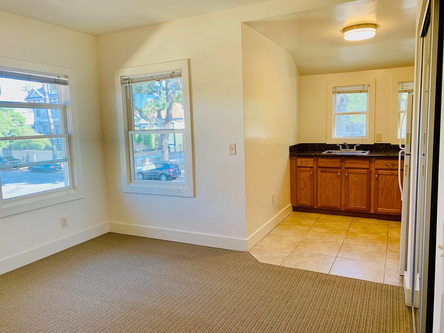 Lovely Downtown Studio - Available October - Only $1,595/mo! — Photo 3