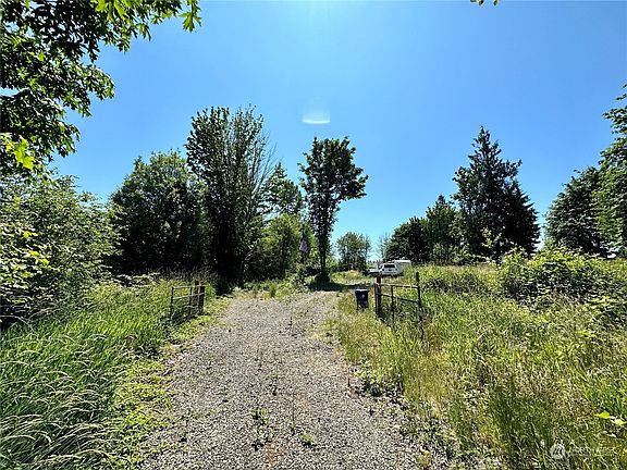 2nd image of 3891 Spirit Lake Highway