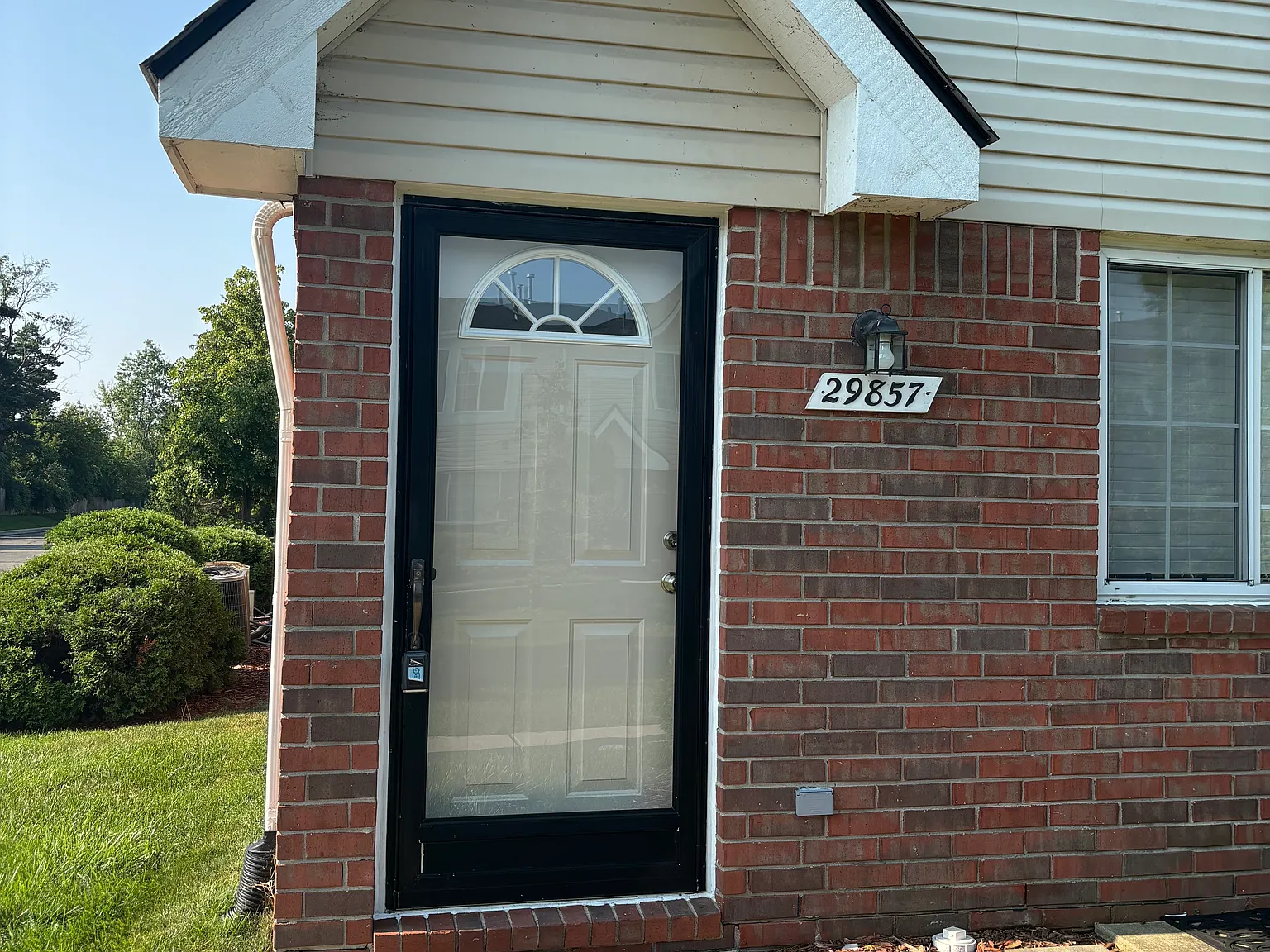 2 bed, 1120 sqft, $1,425 — Photo 1