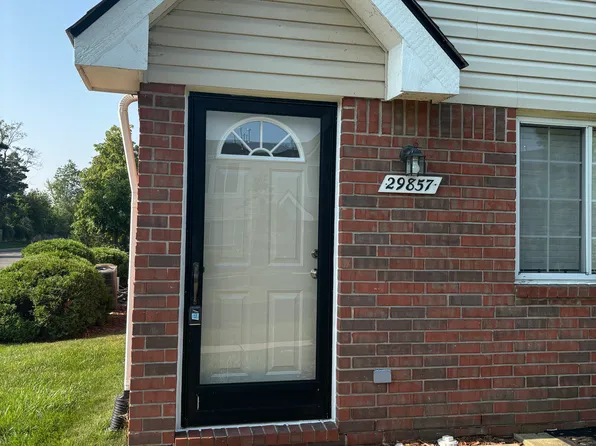 29857 Cathy Ln, Chesterfield, MI 48047